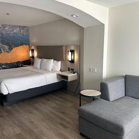 La Quinta Inn & Suites By Wyndham Albuquerque Midtown Bagian luar foto