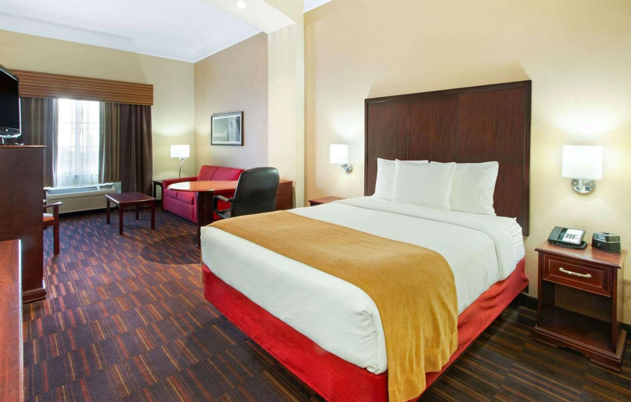 La Quinta Inn & Suites By Wyndham Albuquerque Midtown Bagian luar foto
