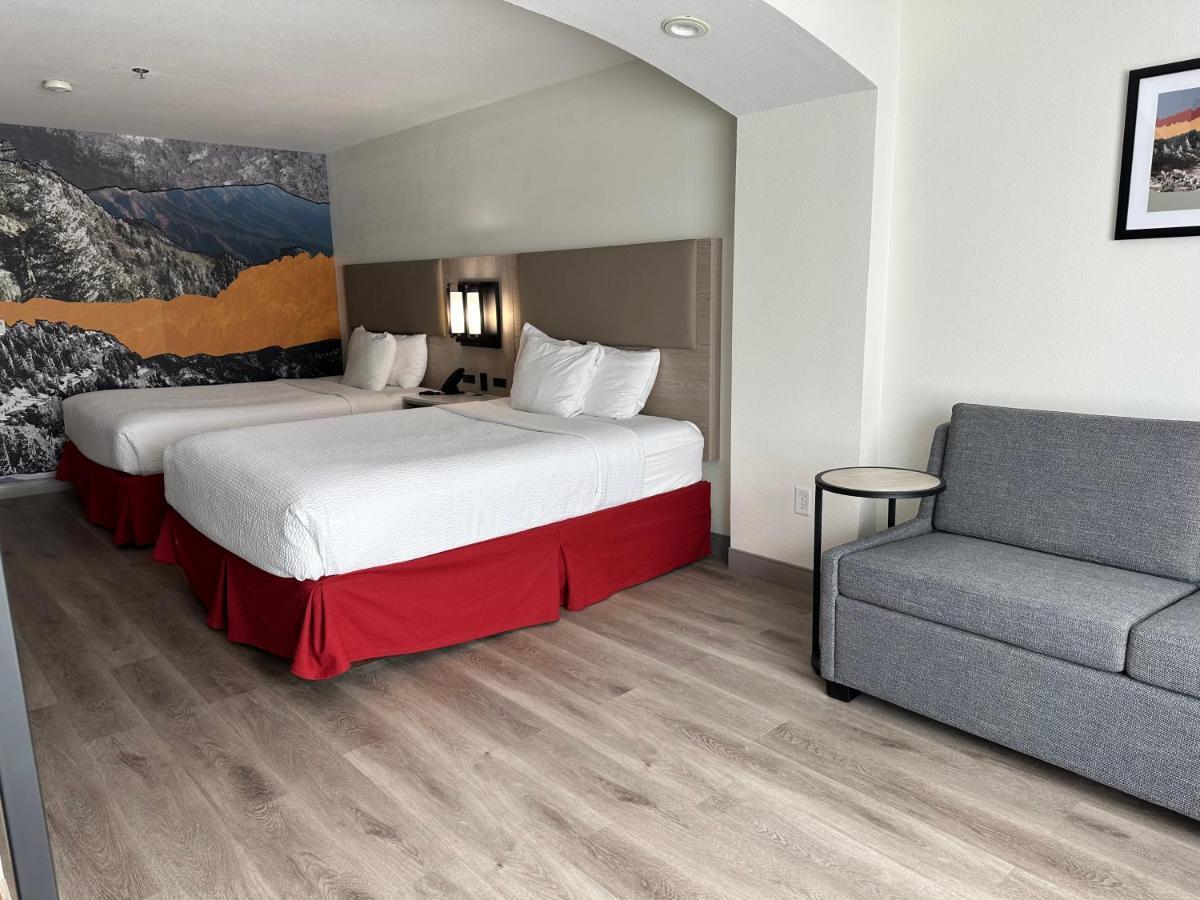 La Quinta Inn & Suites By Wyndham Albuquerque Midtown Bagian luar foto