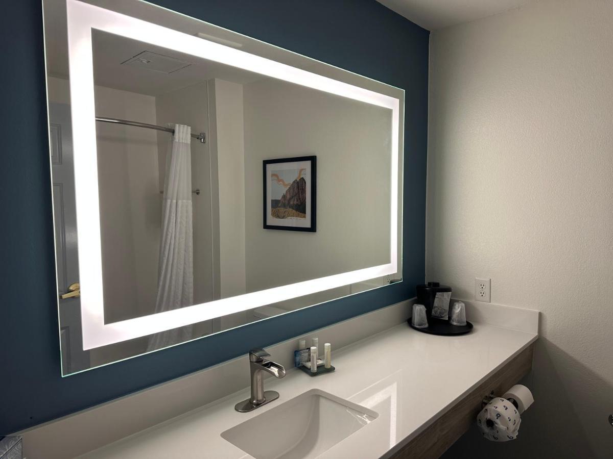 La Quinta Inn & Suites By Wyndham Albuquerque Midtown Bagian luar foto
