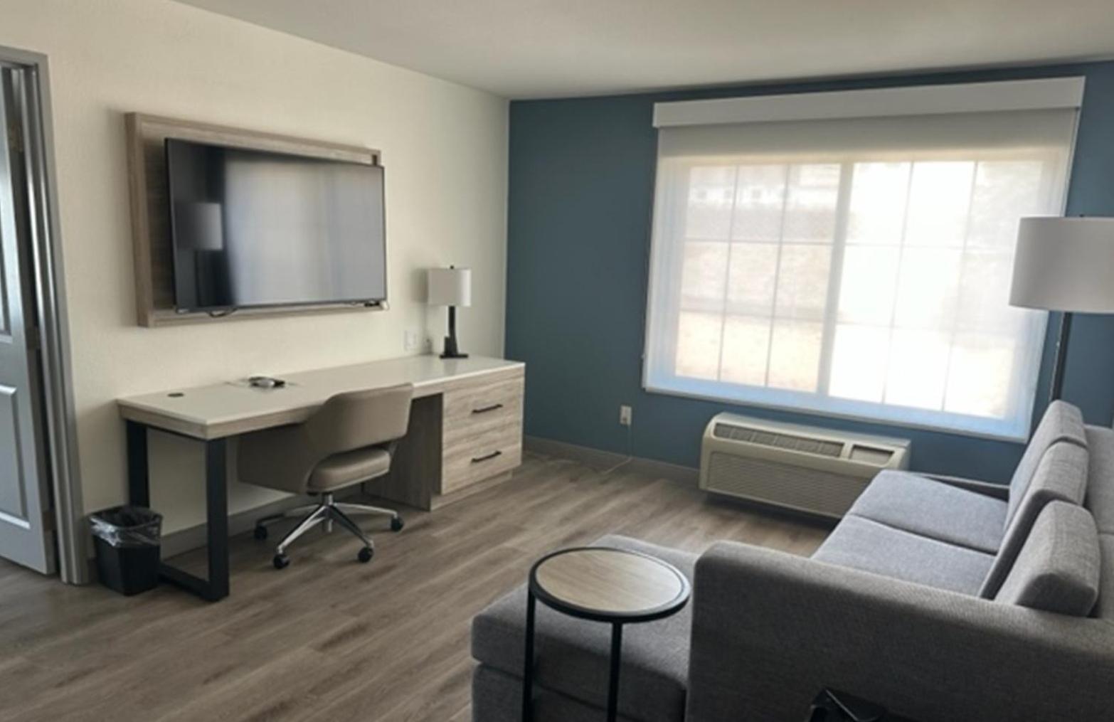 La Quinta Inn & Suites By Wyndham Albuquerque Midtown Bagian luar foto